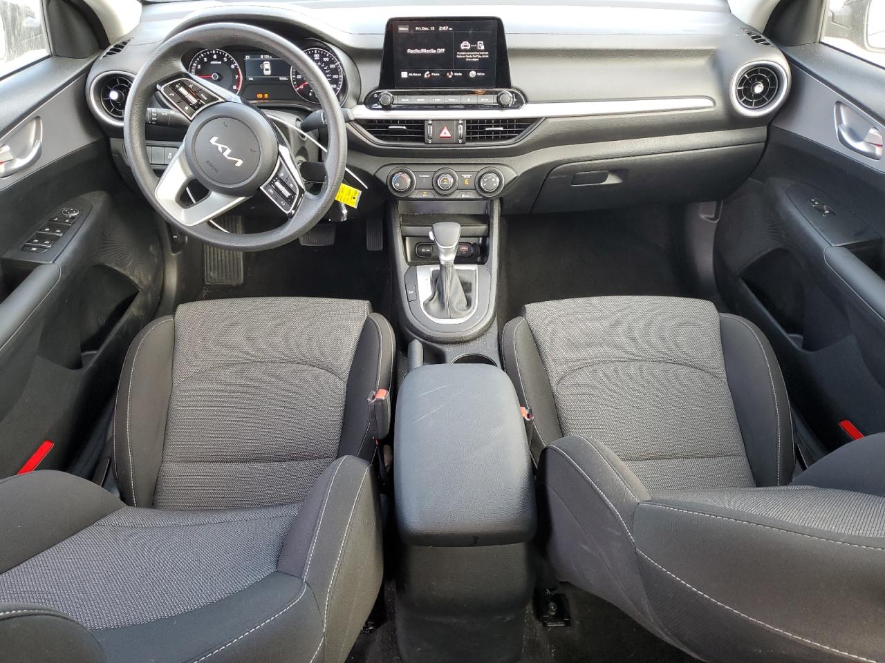 2024 Kia Forte - Image 8