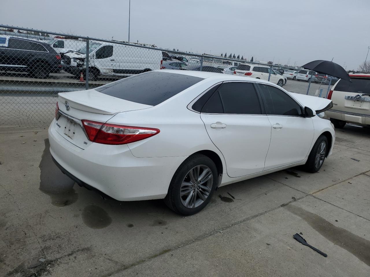 VIN 4T1BF1FK3HU433849 2017 TOYOTA CAMRY no.3