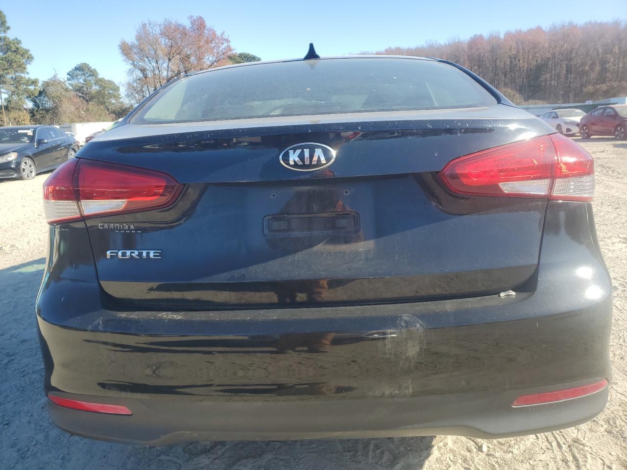 2018 Kia Forte - Image 6