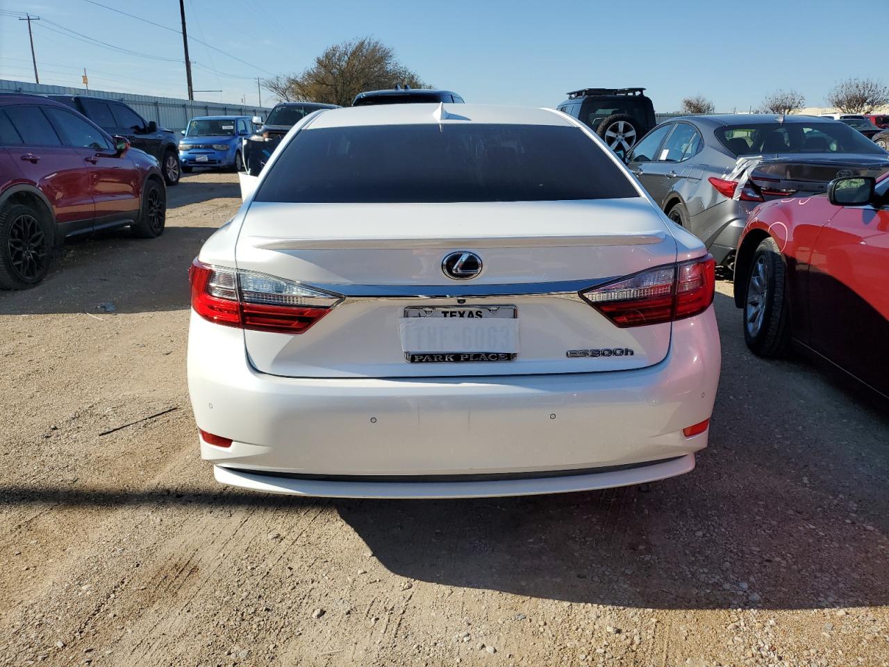2017 Lexus ES - Image 6