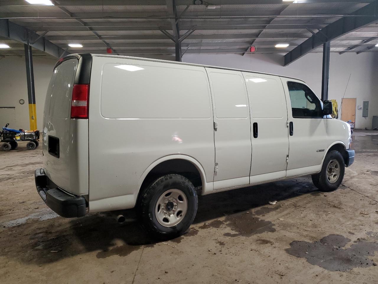 VIN 1GCWGAFP4L1244071 2020 CHEVROLET EXPRESS no.3