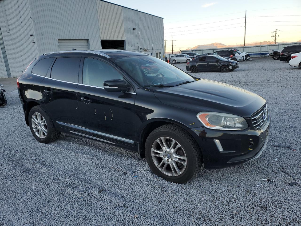 2016 Volvo XC60 - Image 4