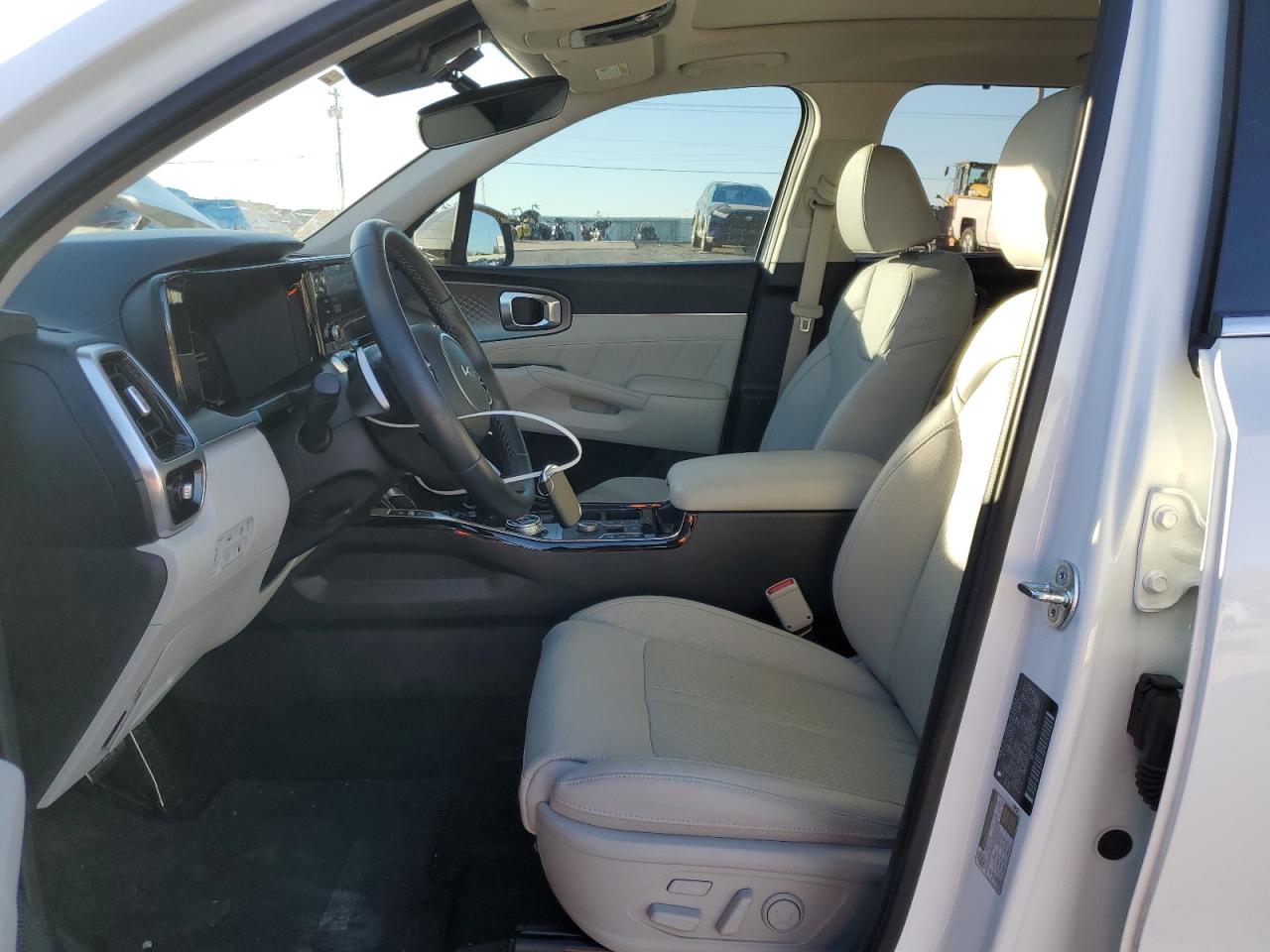 2023 Kia Sorento - Image 7