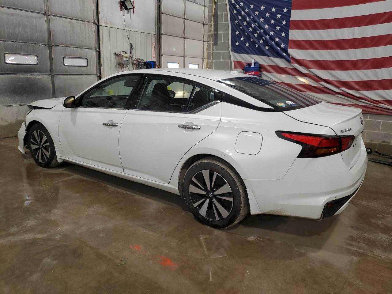 2019 Nissan Altima - Image 2