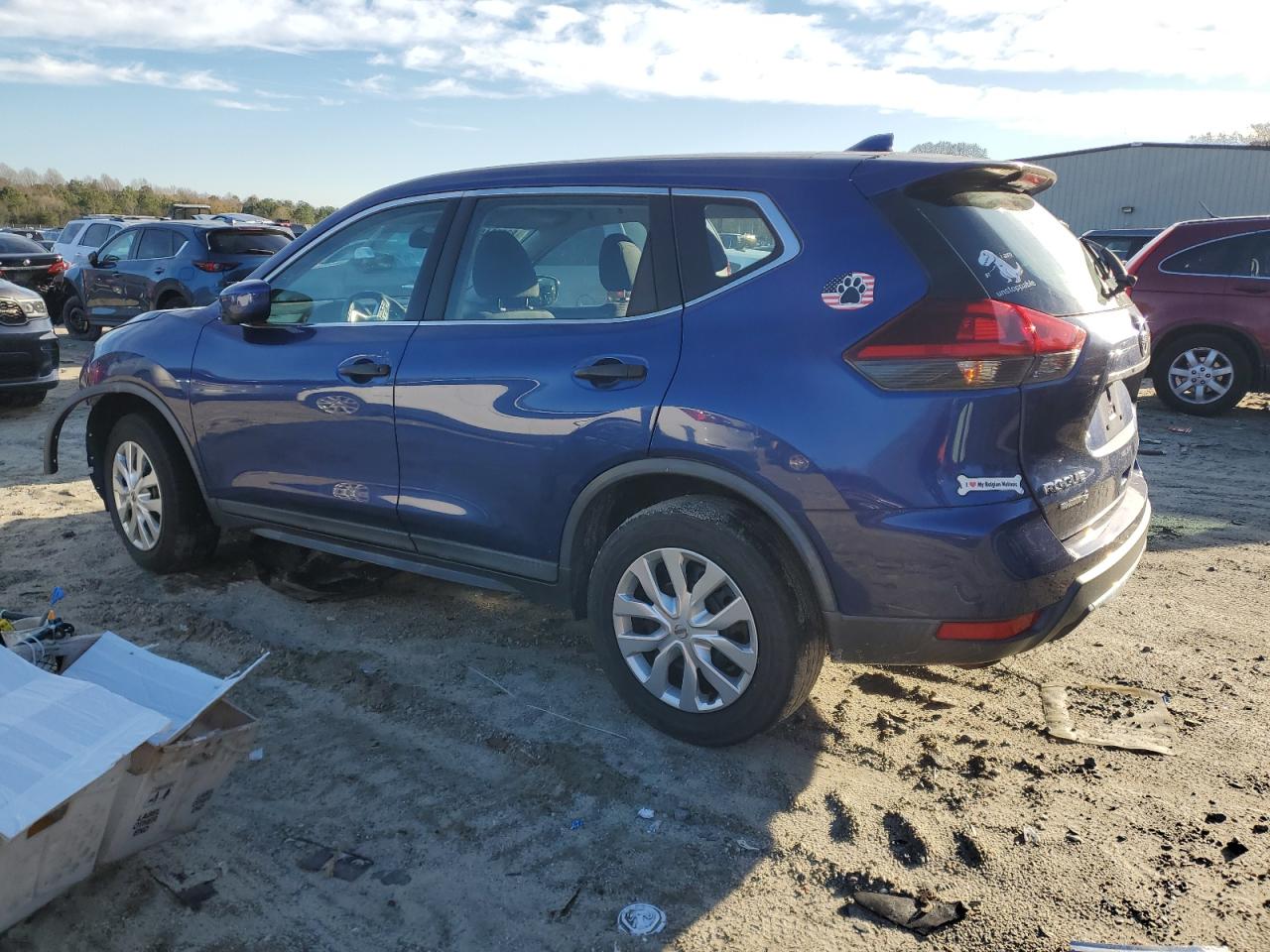 2018 Nissan Rogue - Image 2