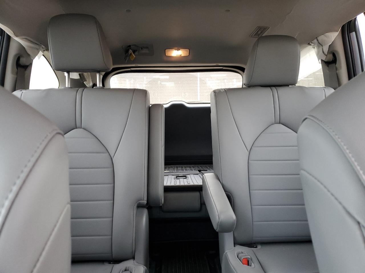 2024 Toyota Highlander - Image 10