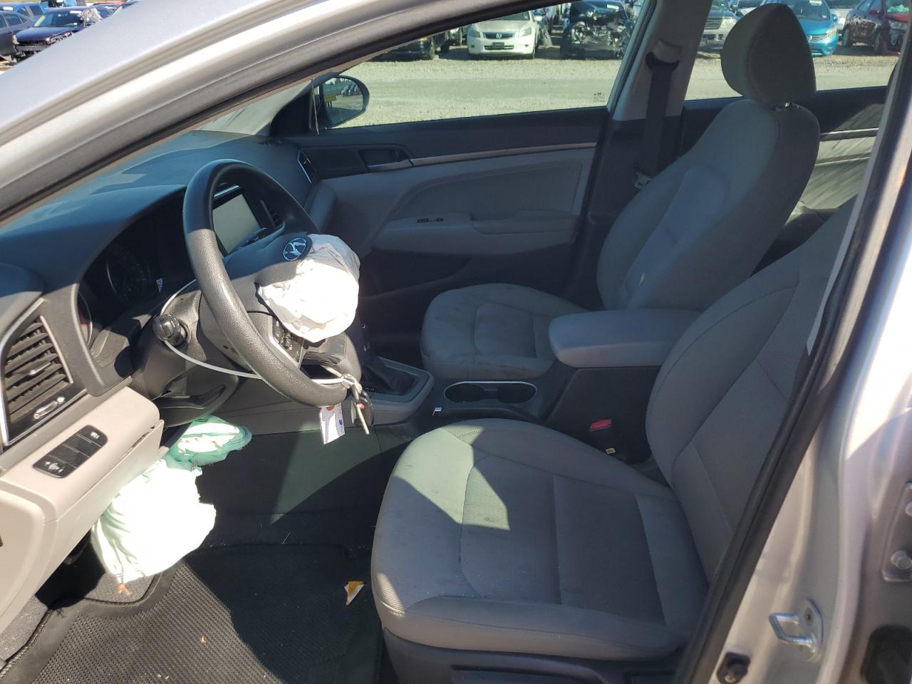 2017 Hyundai Elantra - Image 7