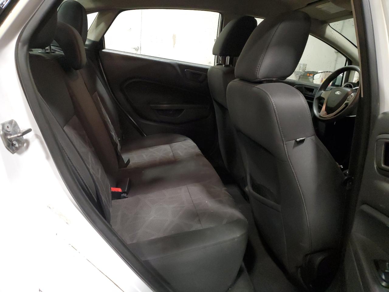 2012 Ford Fiesta - Image 10