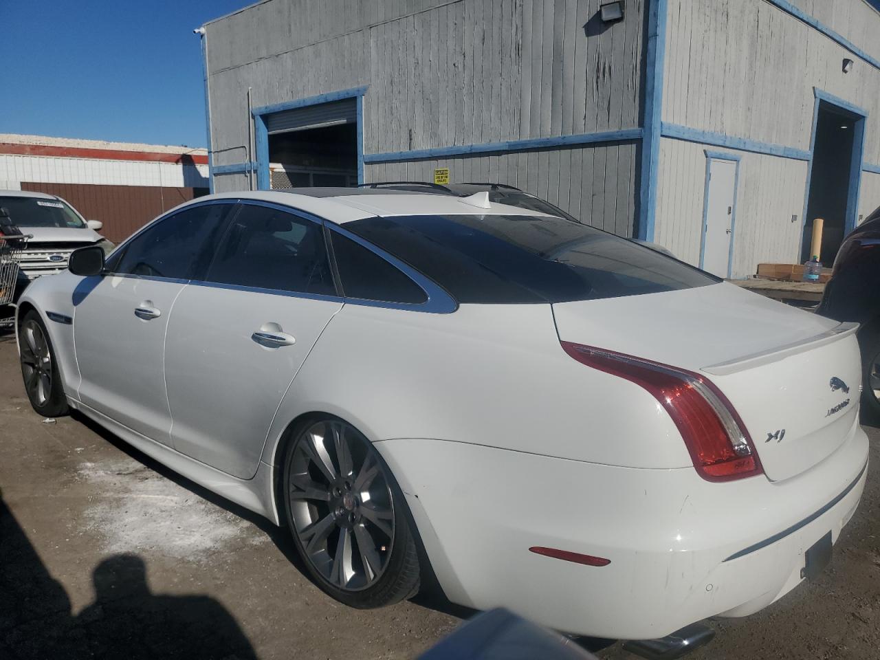 VIN SAJWA1CZ9F8V84689 2015 JAGUAR XJ no.2