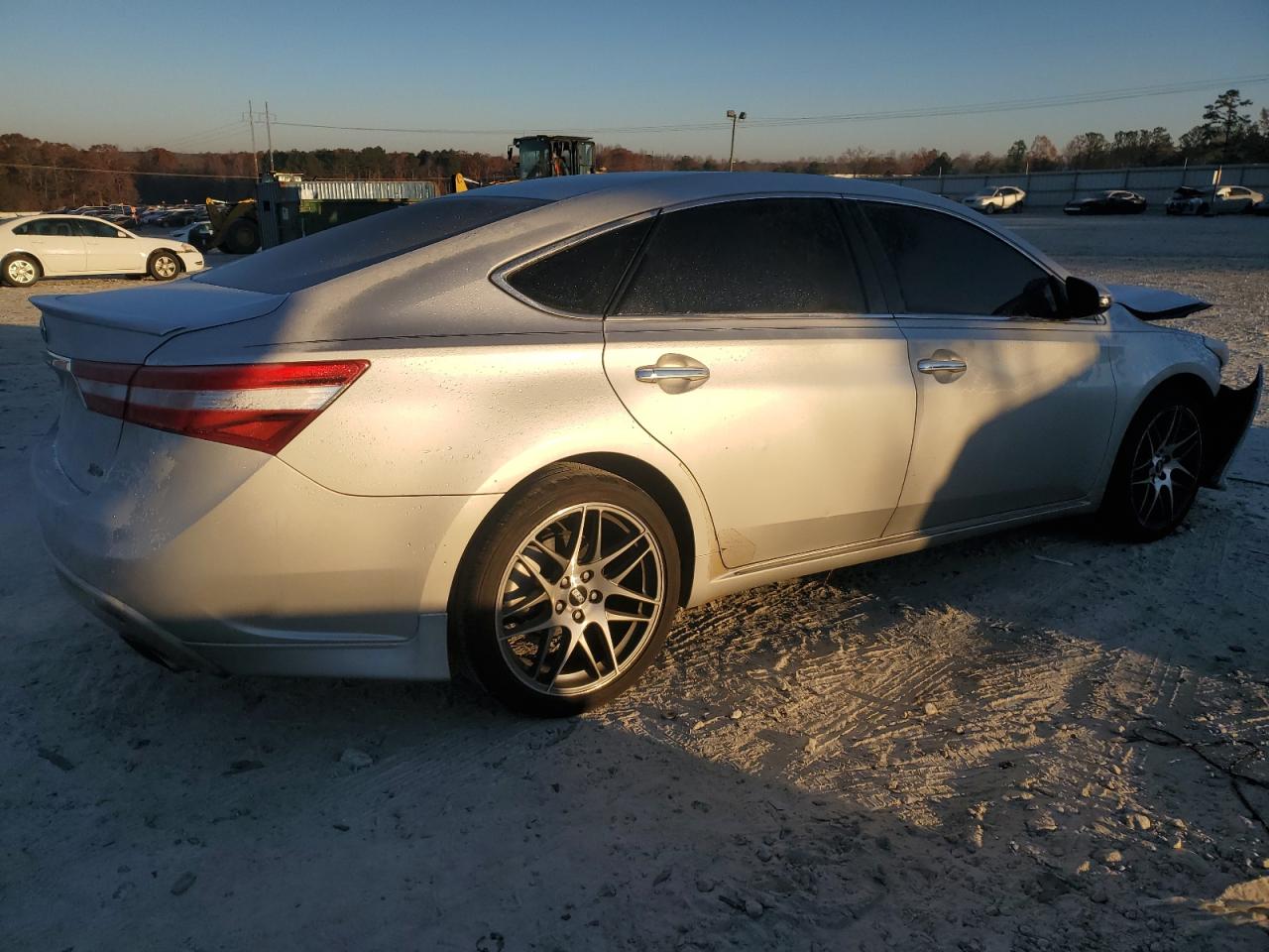 2014 Toyota Avalon - Image 3