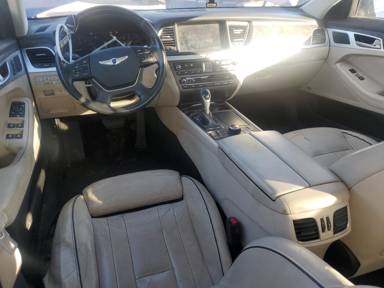 2015 Hyundai Genesis - Image 8