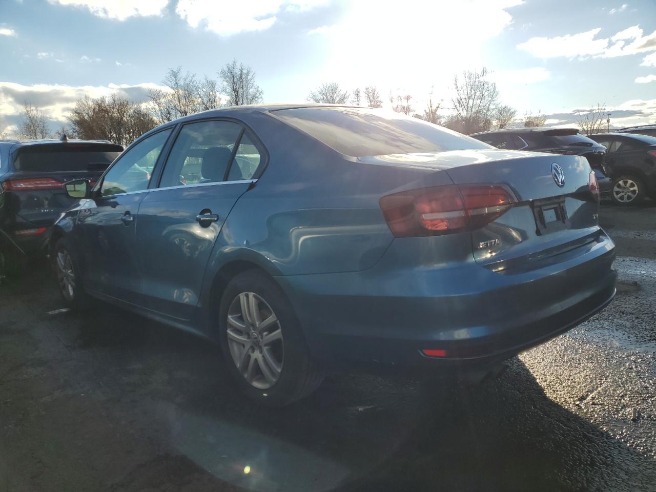 VIN 3VW2B7AJ3HM326724 2017 VOLKSWAGEN JETTA no.2