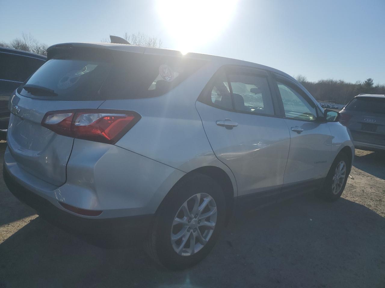 2020 Chevrolet Equinox - Image 3