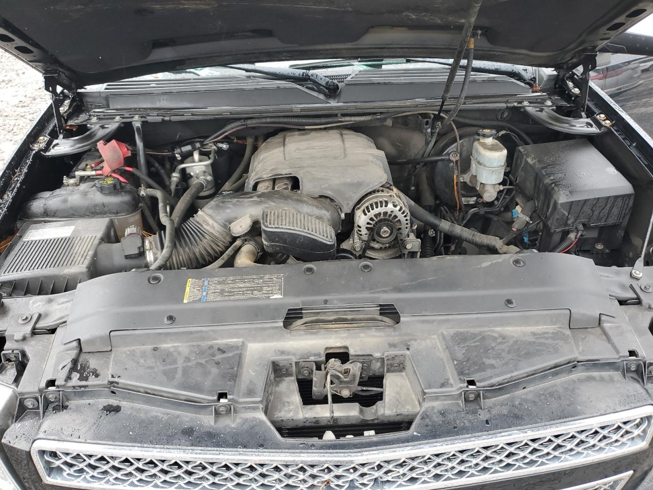2011 Chevrolet Avalanche - Image 12