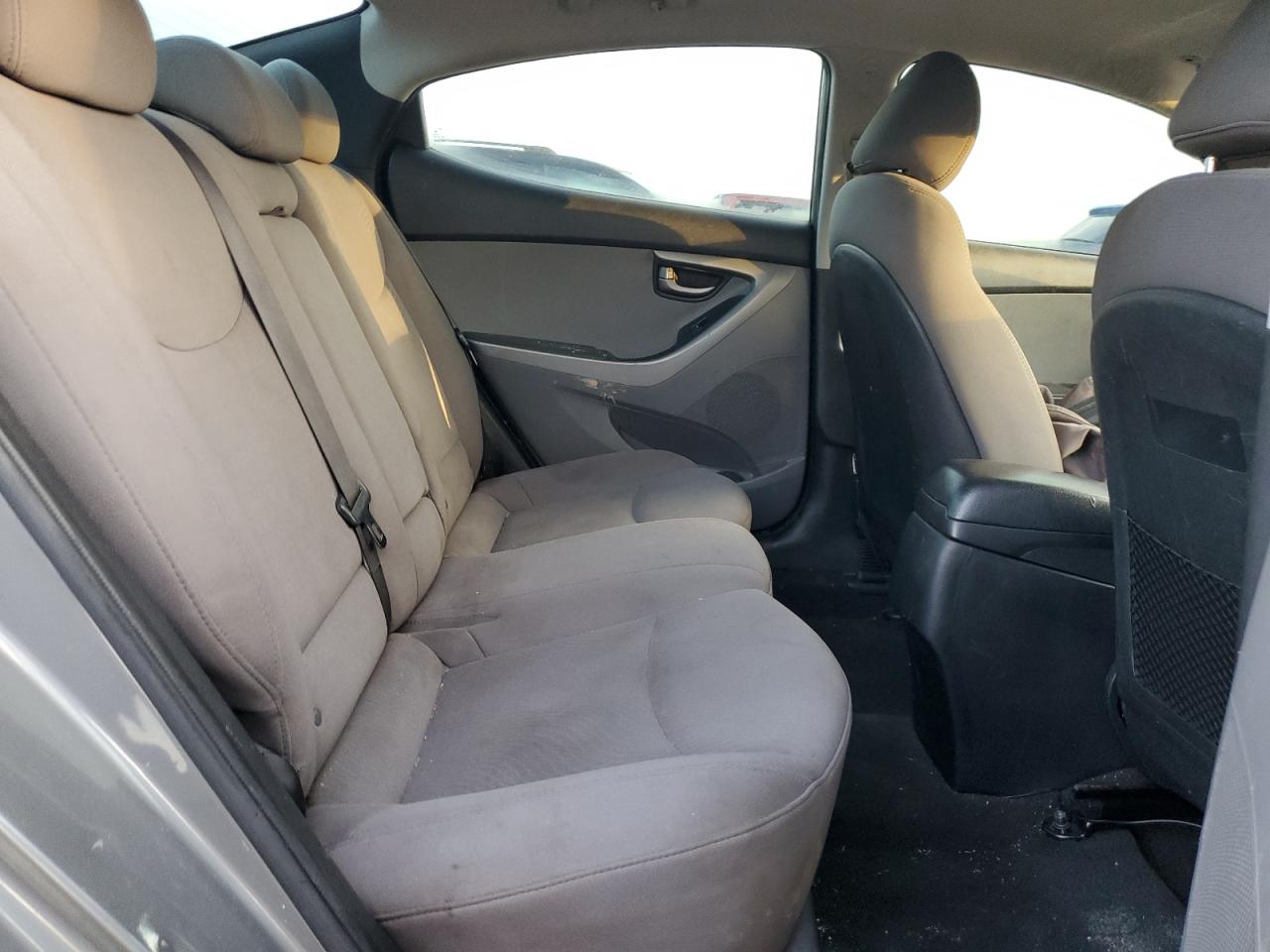 2014 Hyundai Elantra - Image 10