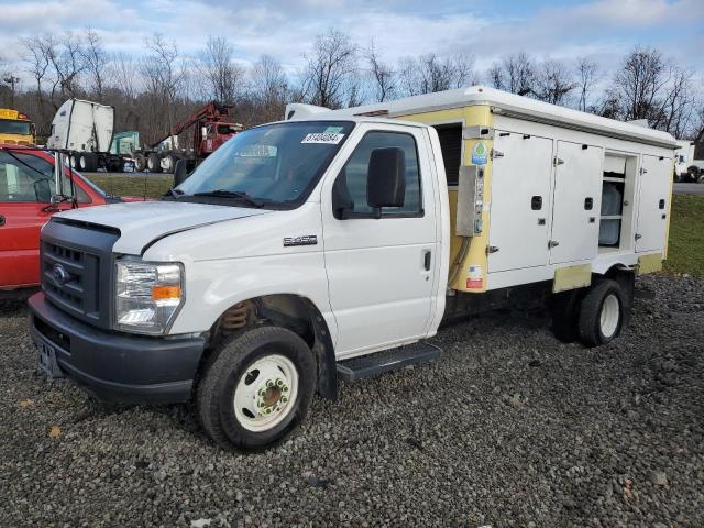 2018 Ford Econoline E450 Super Duty Cutaway Van