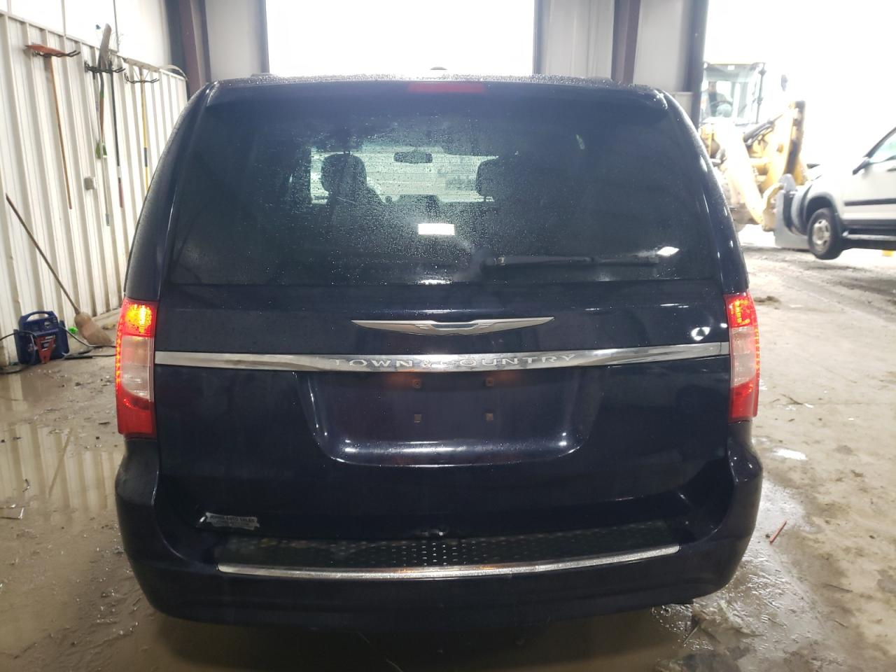 2016 Chrysler Town & Country - Image 6