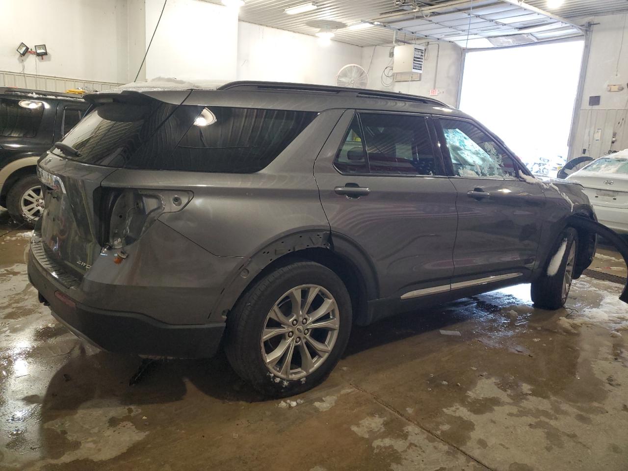 2021 Ford Explorer - Image 3
