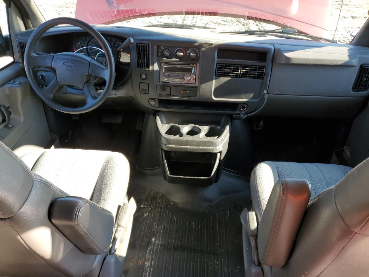 2006 Chevrolet Express - Image 8