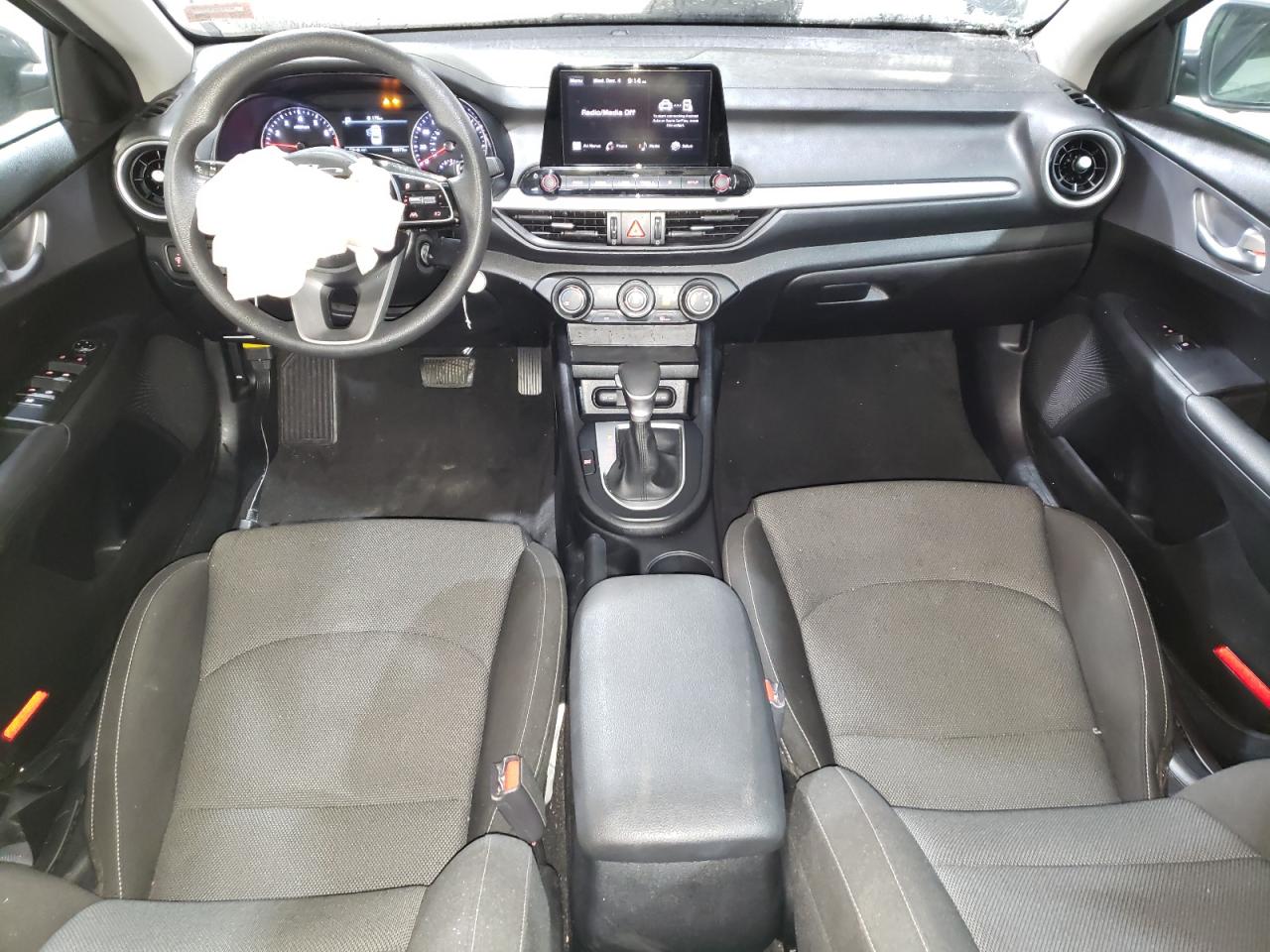 2023 Kia Forte - Image 8