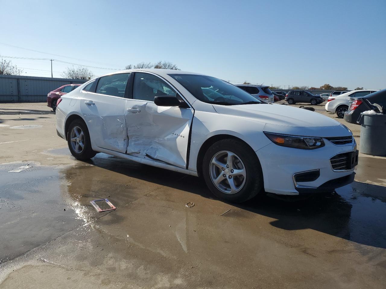 VIN 1G1ZB5ST9JF290932 2018 CHEVROLET MALIBU no.4