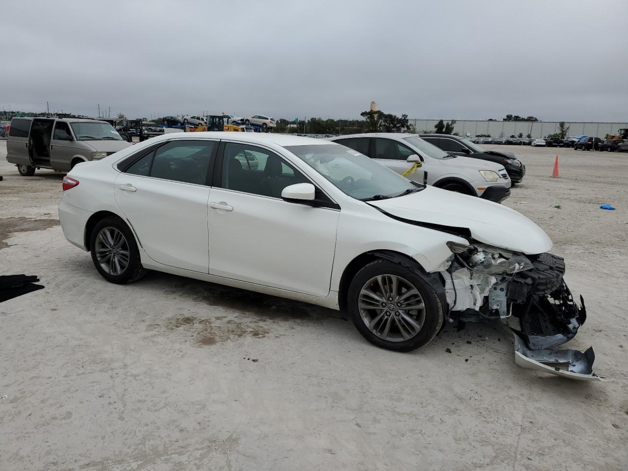 VIN 4T1BF1FK4GU254007 2016 TOYOTA CAMRY no.4