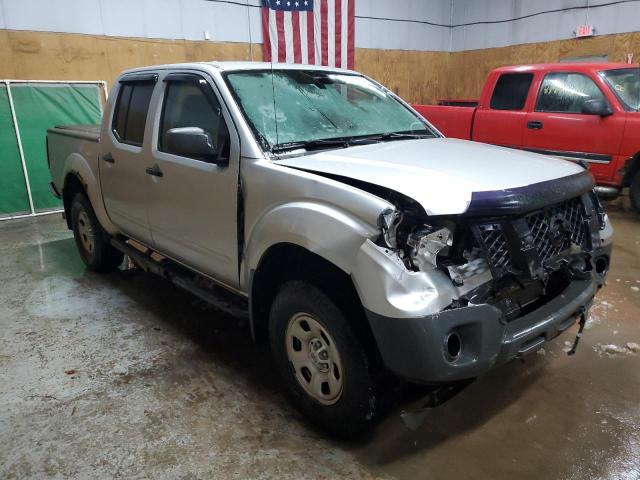 Пикапы NISSAN FRONTIER 2013 Серебристый