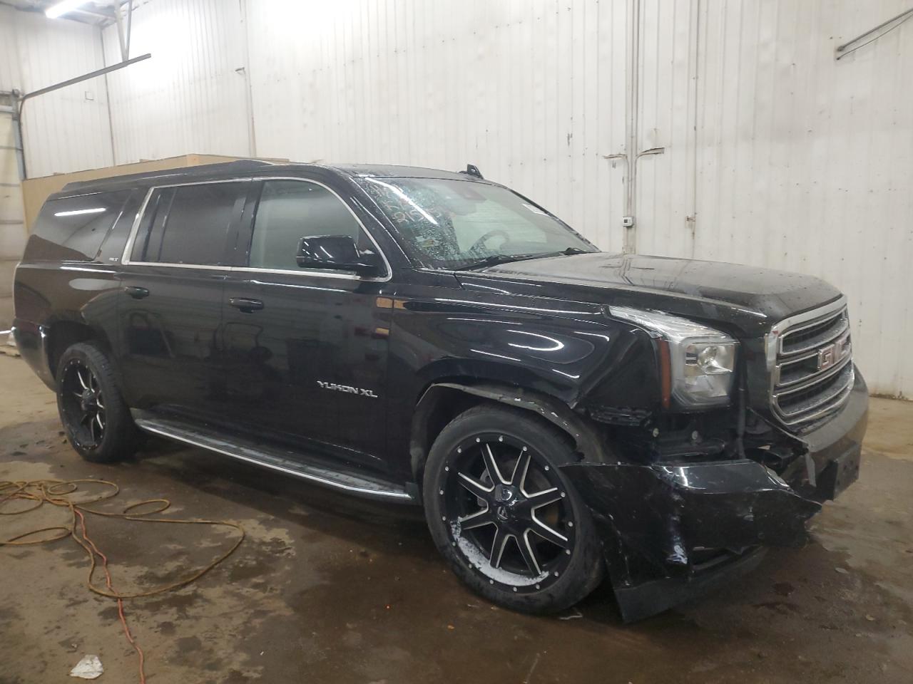 2015 GMC Yukon - Image 4