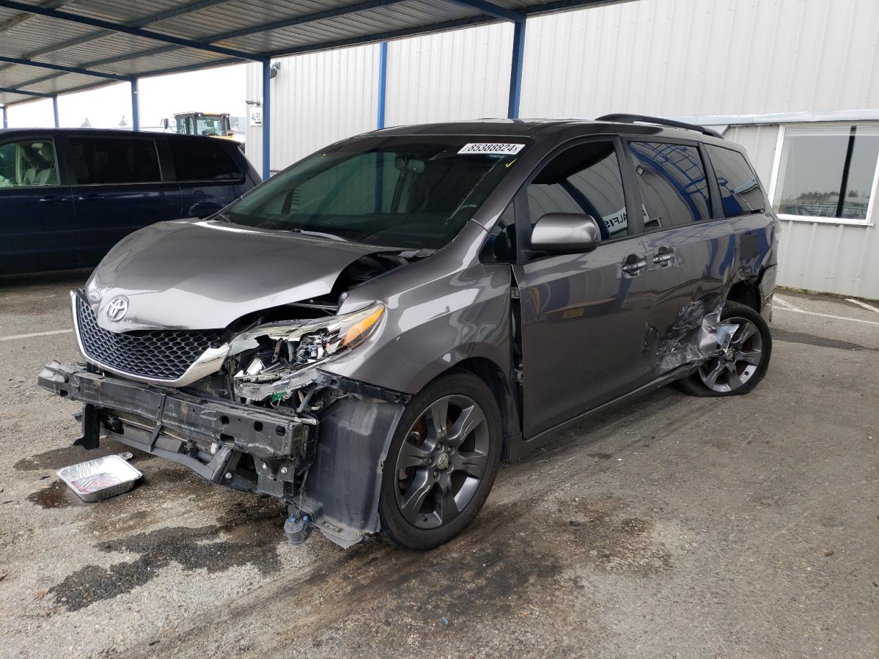 2016 TOYOTA SIENNA