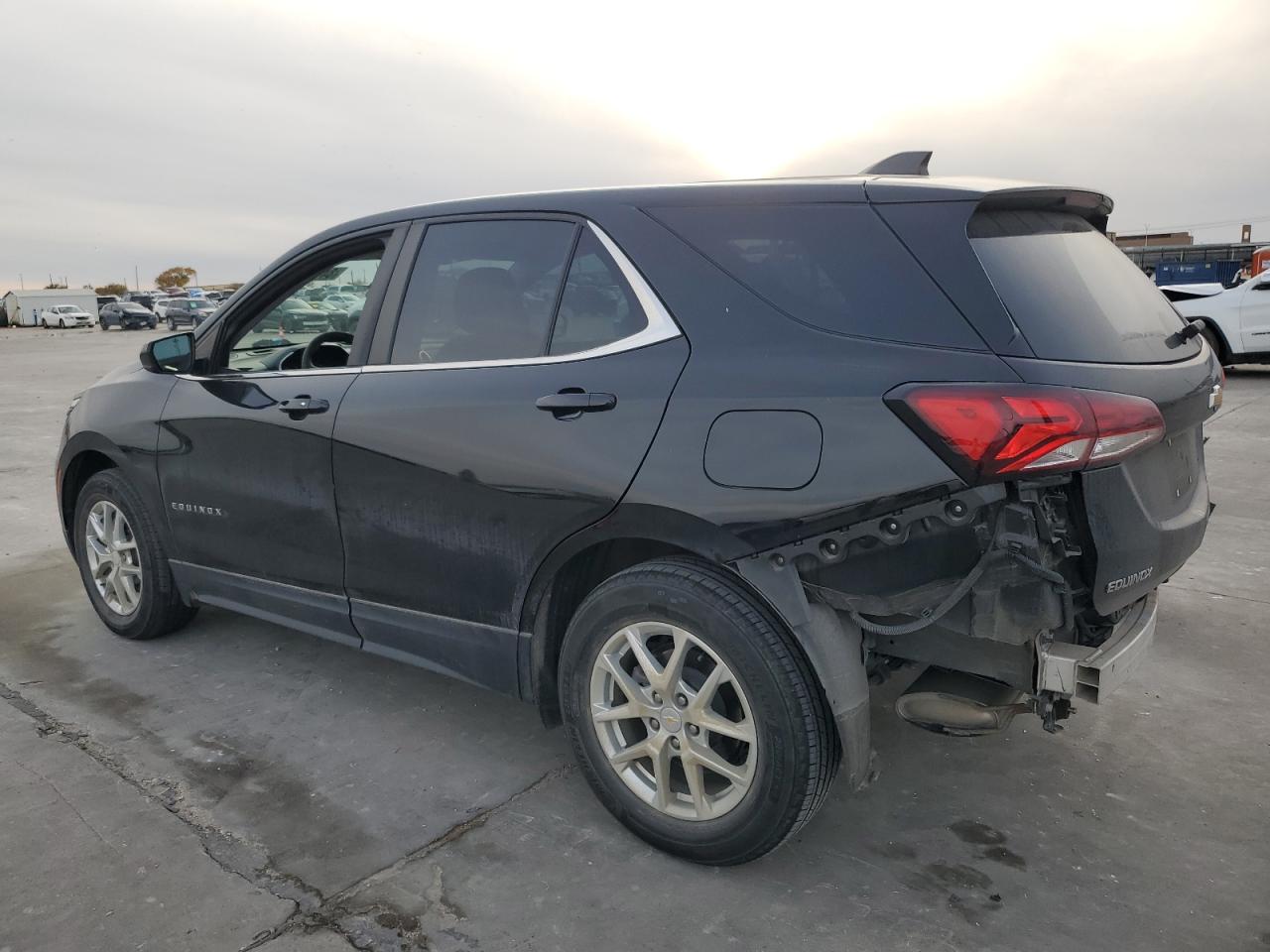 2022 Chevrolet Equinox - Image 2