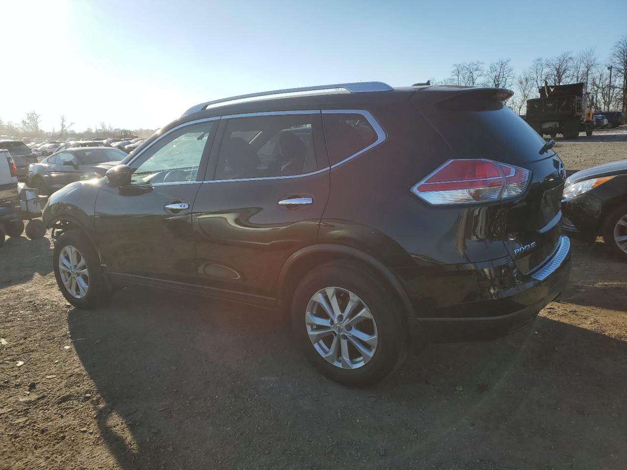 KNMAT2MV7GP615885 2016 NISSAN ROGUE - Image 2