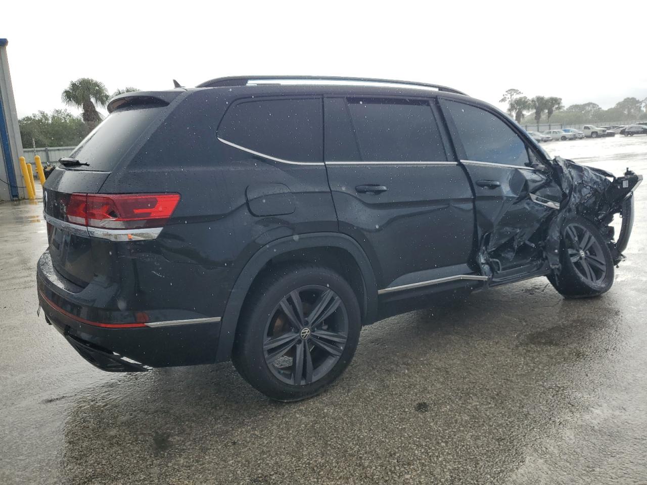2021 Volkswagen Atlas - Image 3
