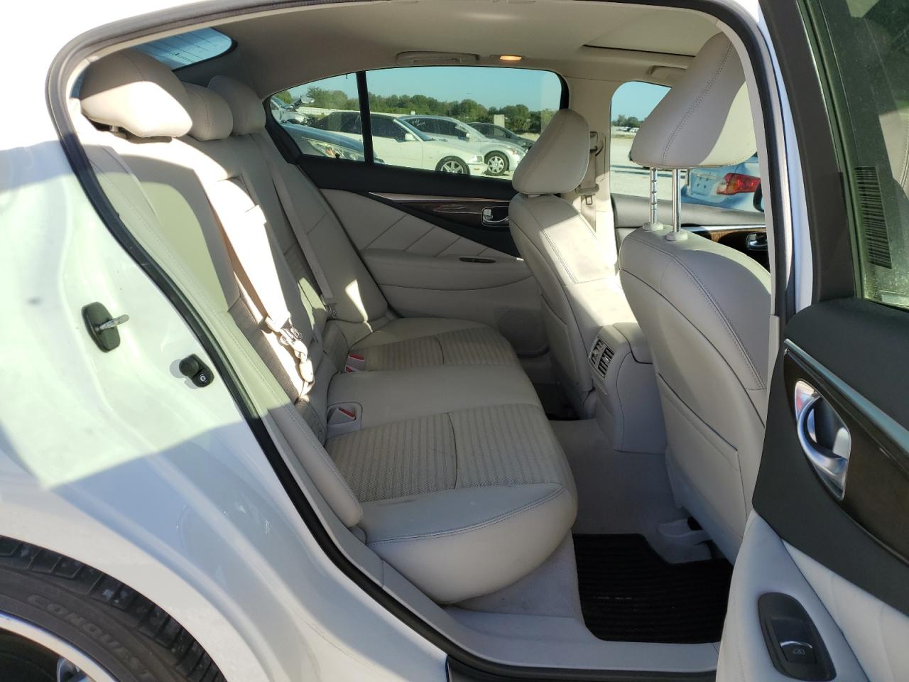 2017 Infiniti Q50 - Image 10