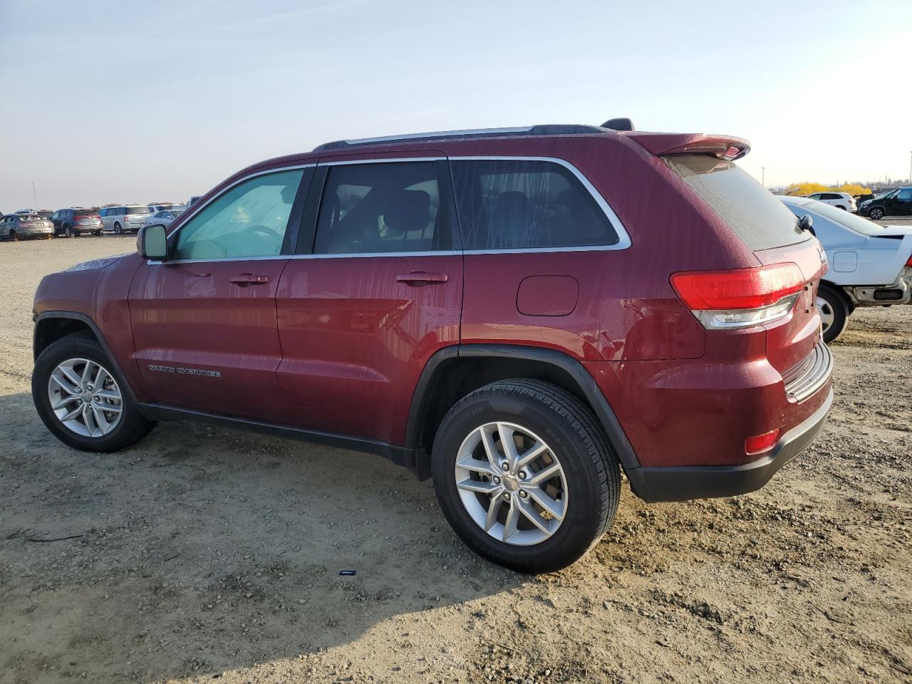 2018 Jeep Grand Cherokee - Image 2