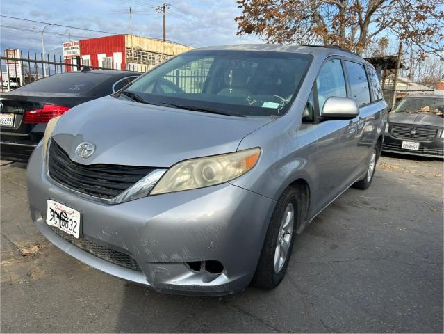 Мінівени TOYOTA SIENNA 2012 Сірий