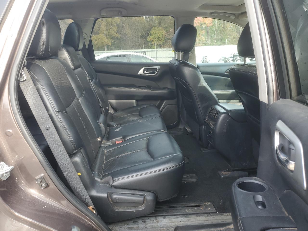 2015 Nissan Pathfinder - Image 11