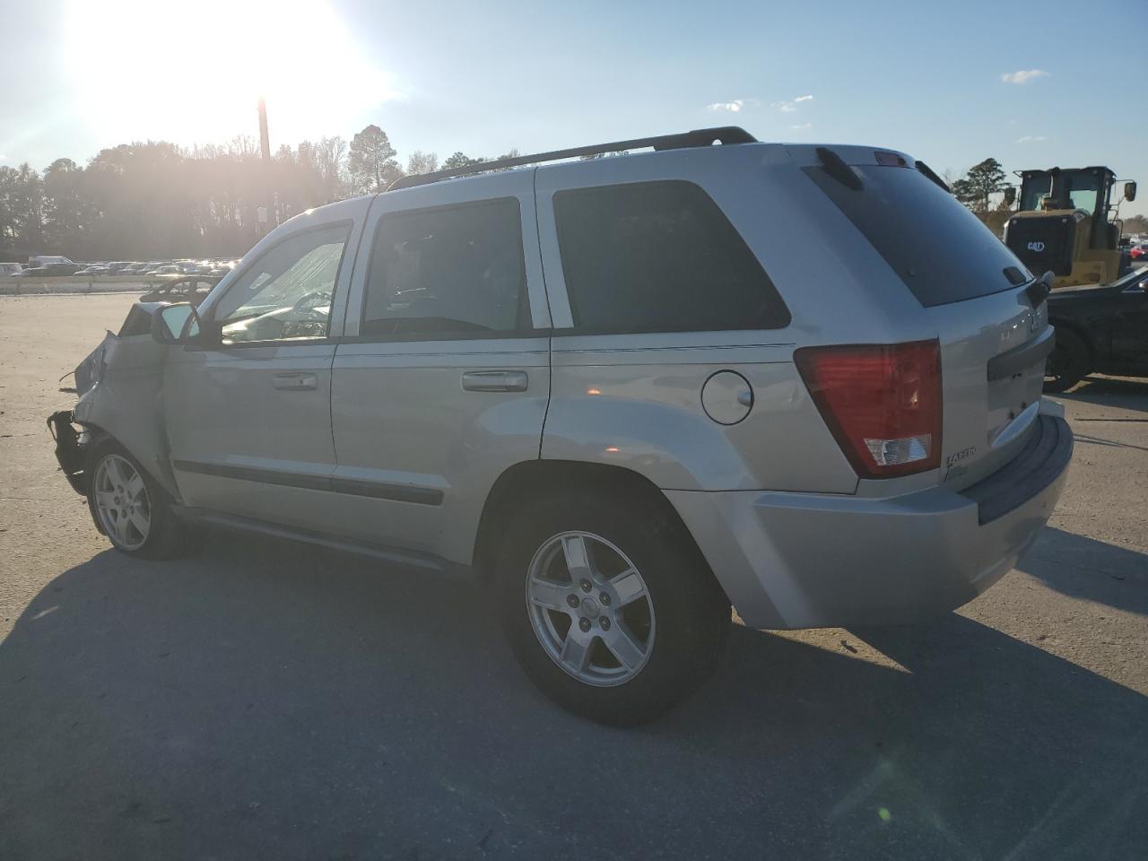 2007 Jeep Grand Cherokee - Image 2