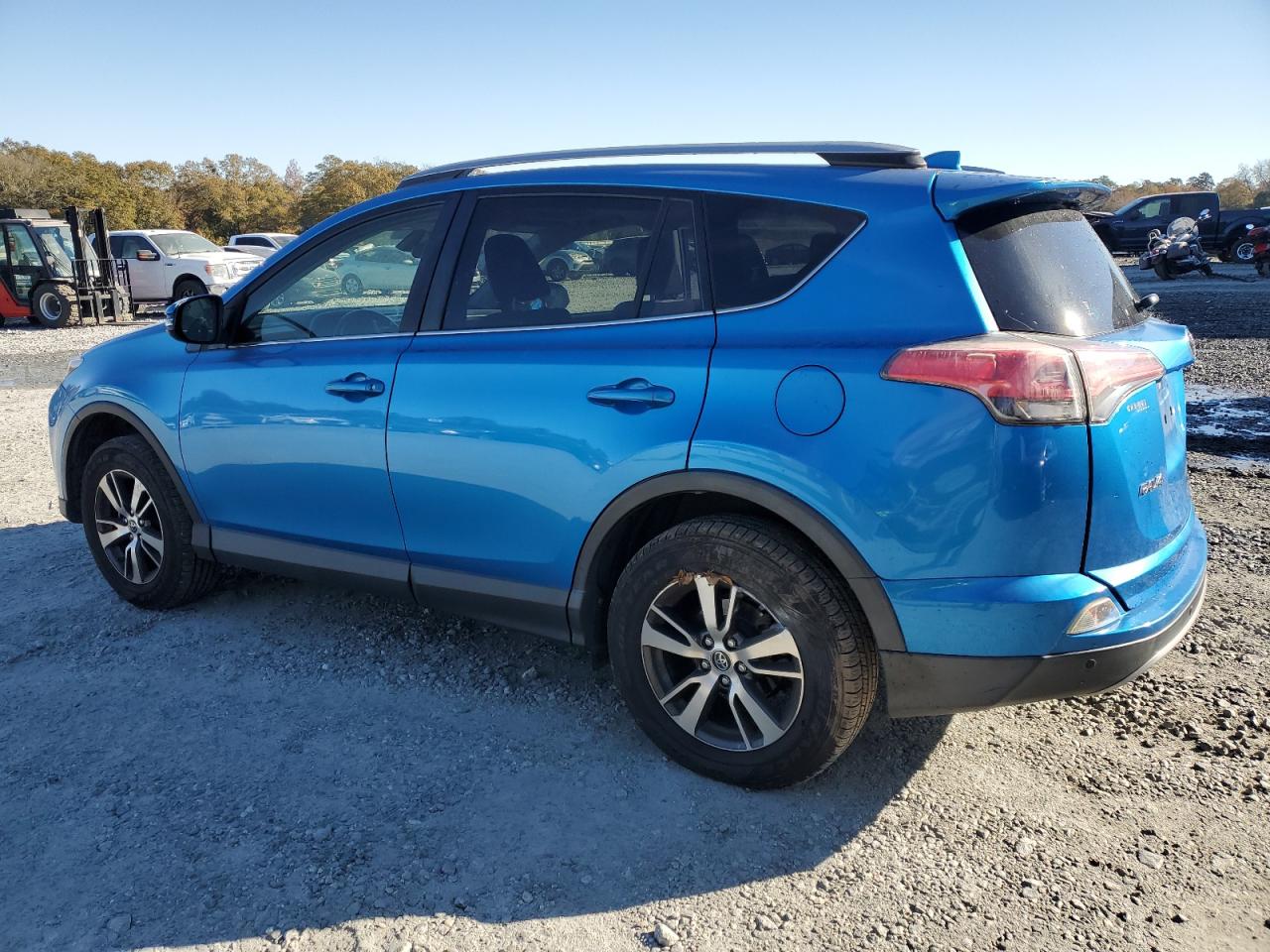 VIN JTMWFREV4JJ152571 2018 TOYOTA RAV4 no.2