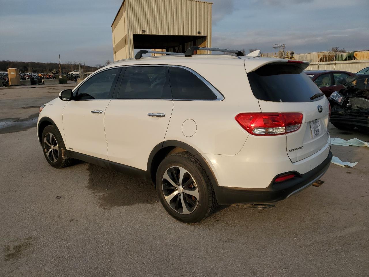 5XYPHDA15GG011781 2016 KIA SORENTO - Image 2