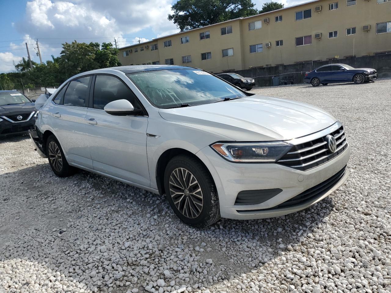 2019 Volkswagen Jetta - Image 4