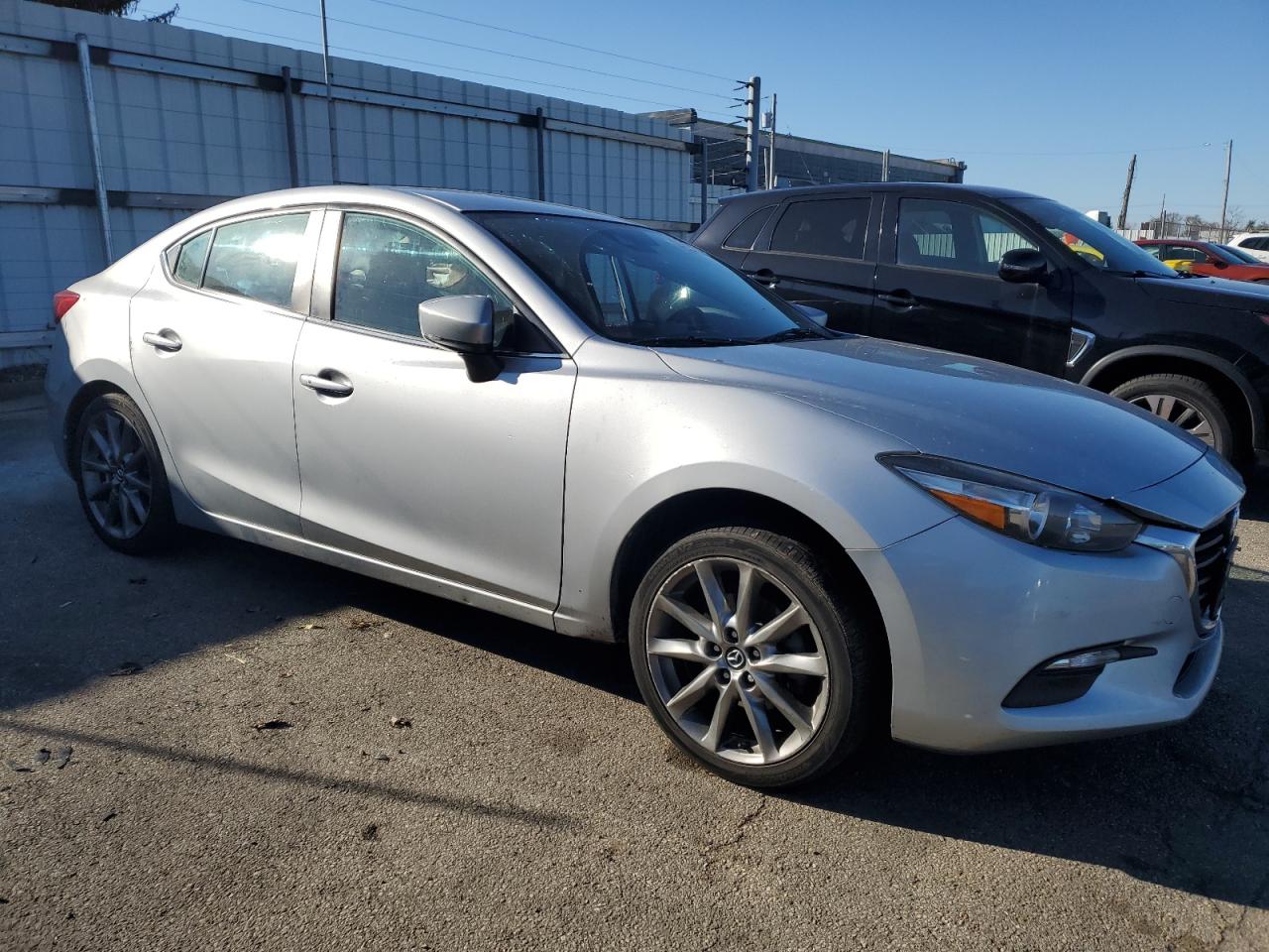 VIN 3MZBN1V38JM207301 2018 MAZDA 3 no.4