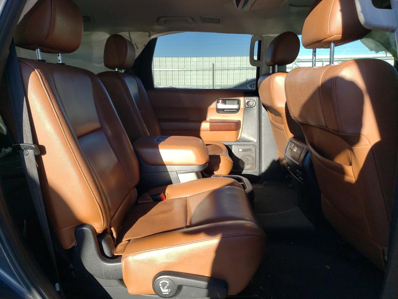 2015 Toyota Sequoia - Image 11