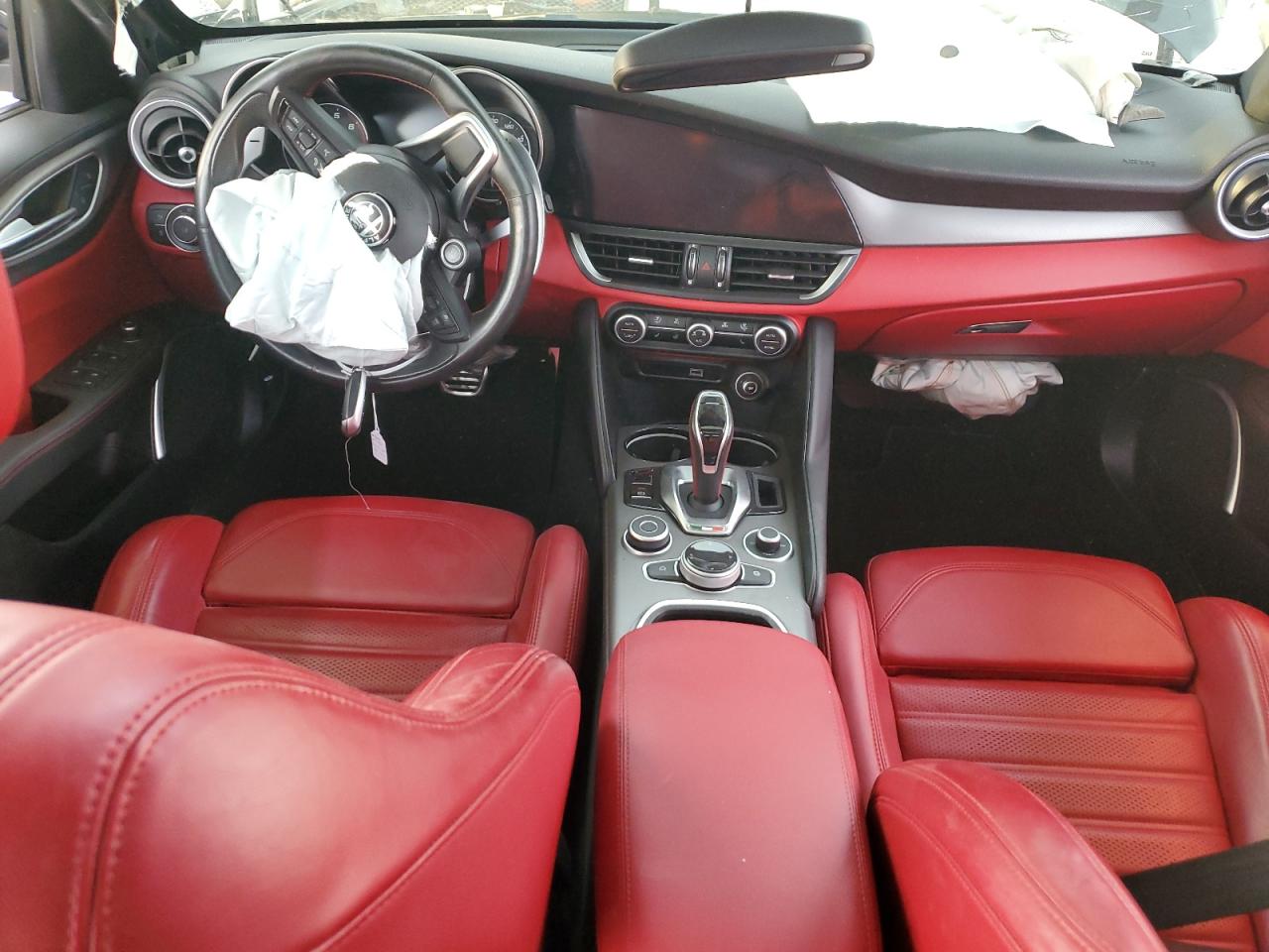 2021 Alfa Romeo Giulia - Image 8