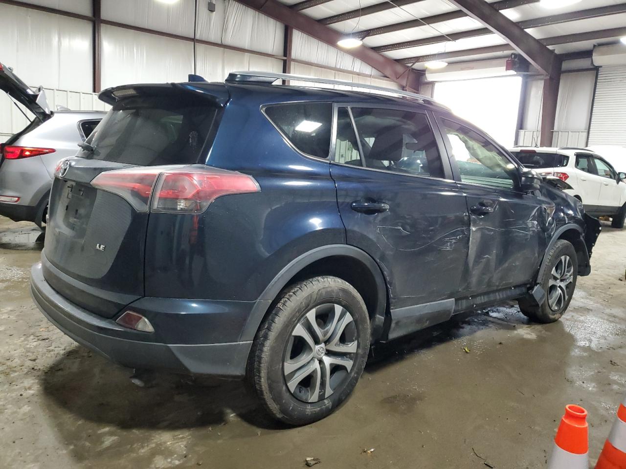 VIN JTMZFREVXJJ170327 2018 TOYOTA RAV4 no.3