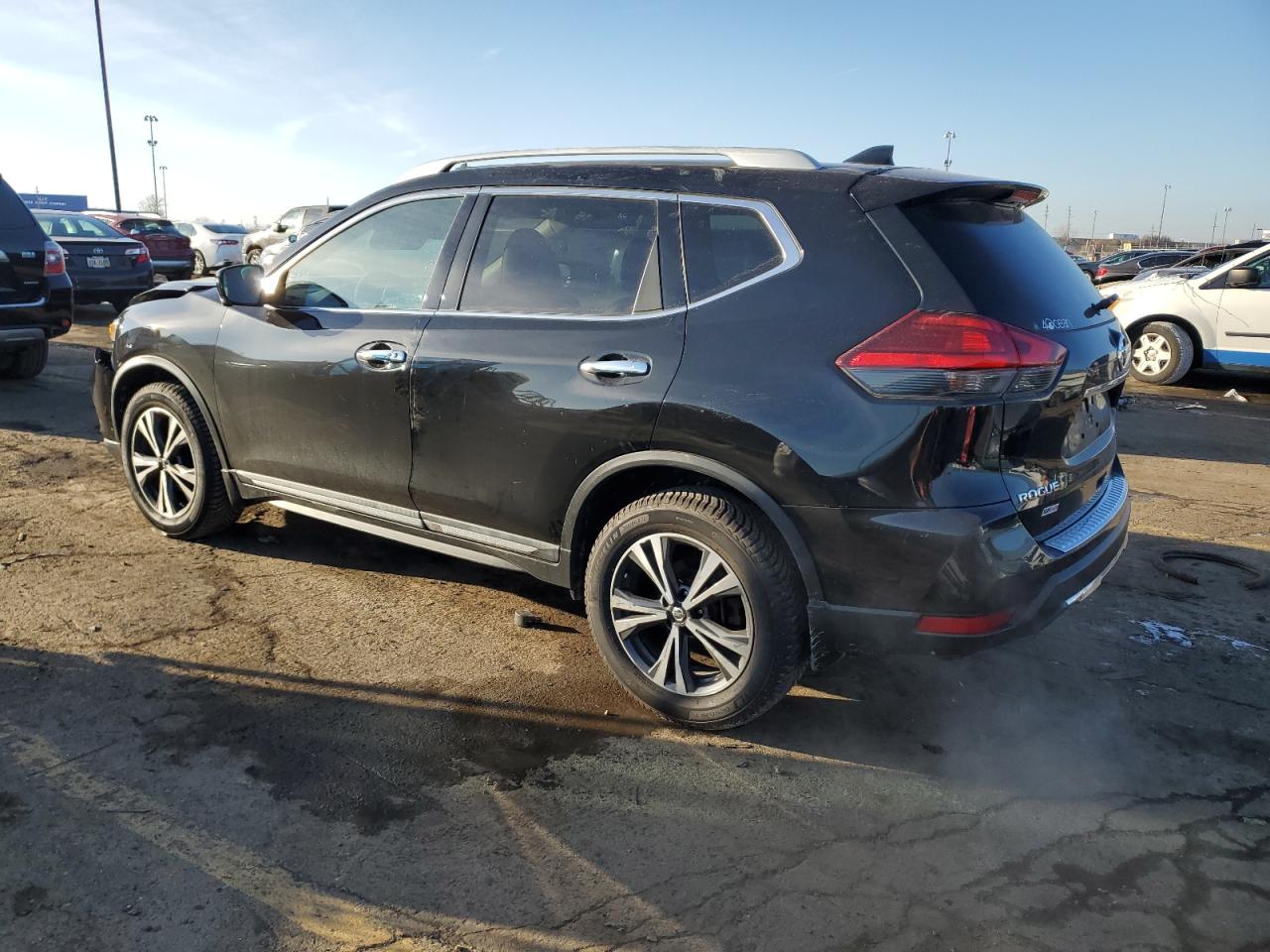 5N1AT2MV7HC838934 2017 NISSAN ROGUE - Image 2