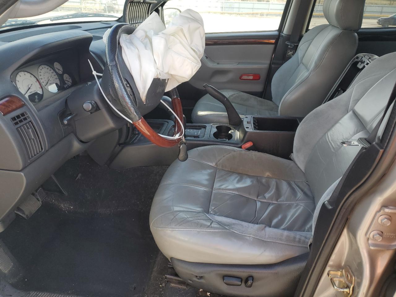 2002 Jeep Grand Cherokee Overland VIN: 1J8GW68J42C113845 Lot: 83316404