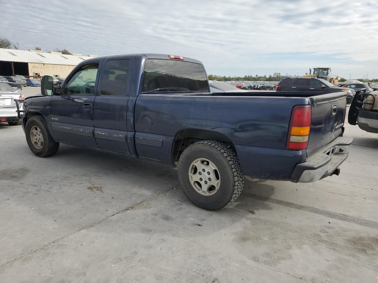 2001 Chevrolet Silverado - Image 2