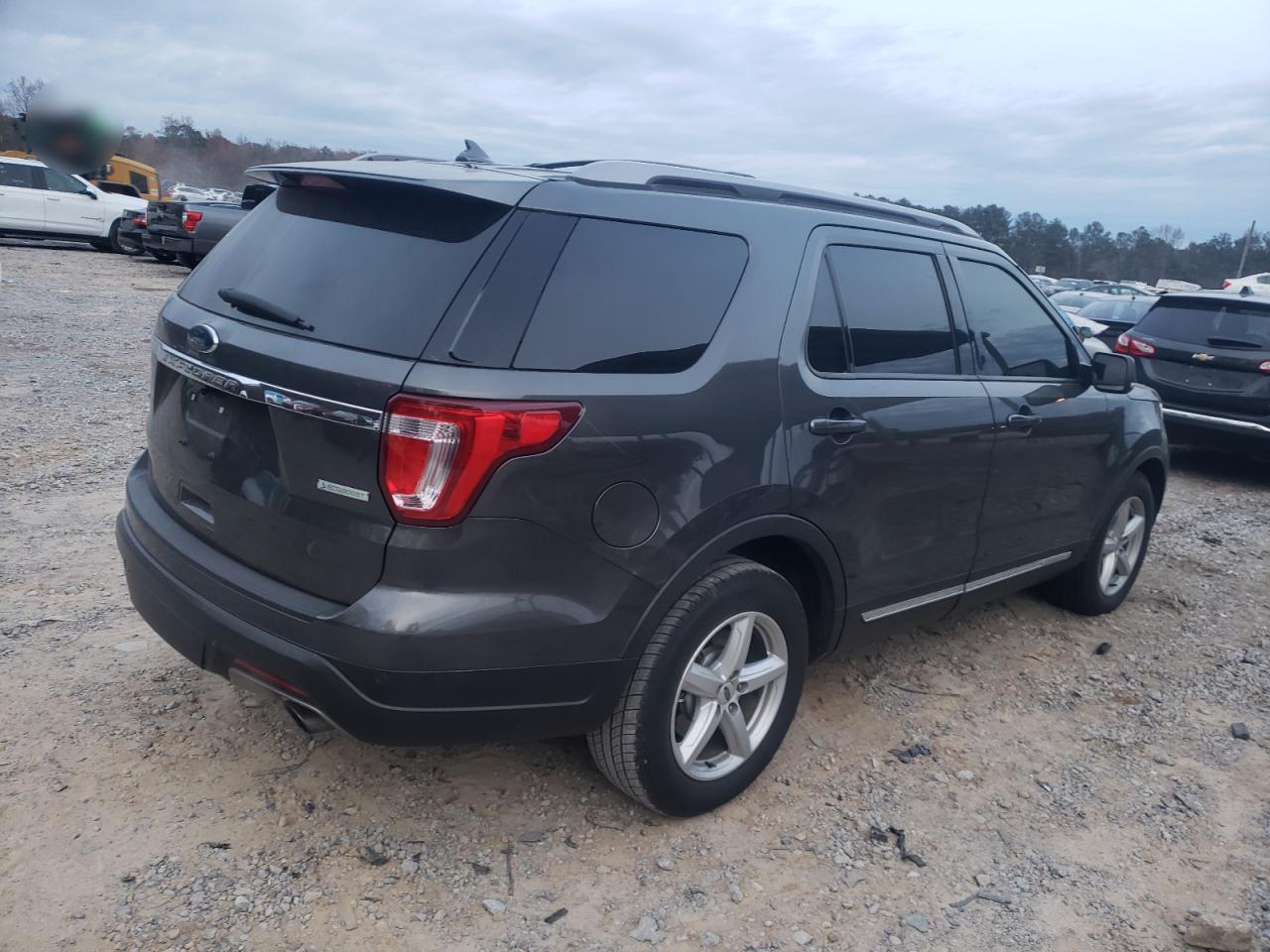 2019 Ford Explorer - Image 3