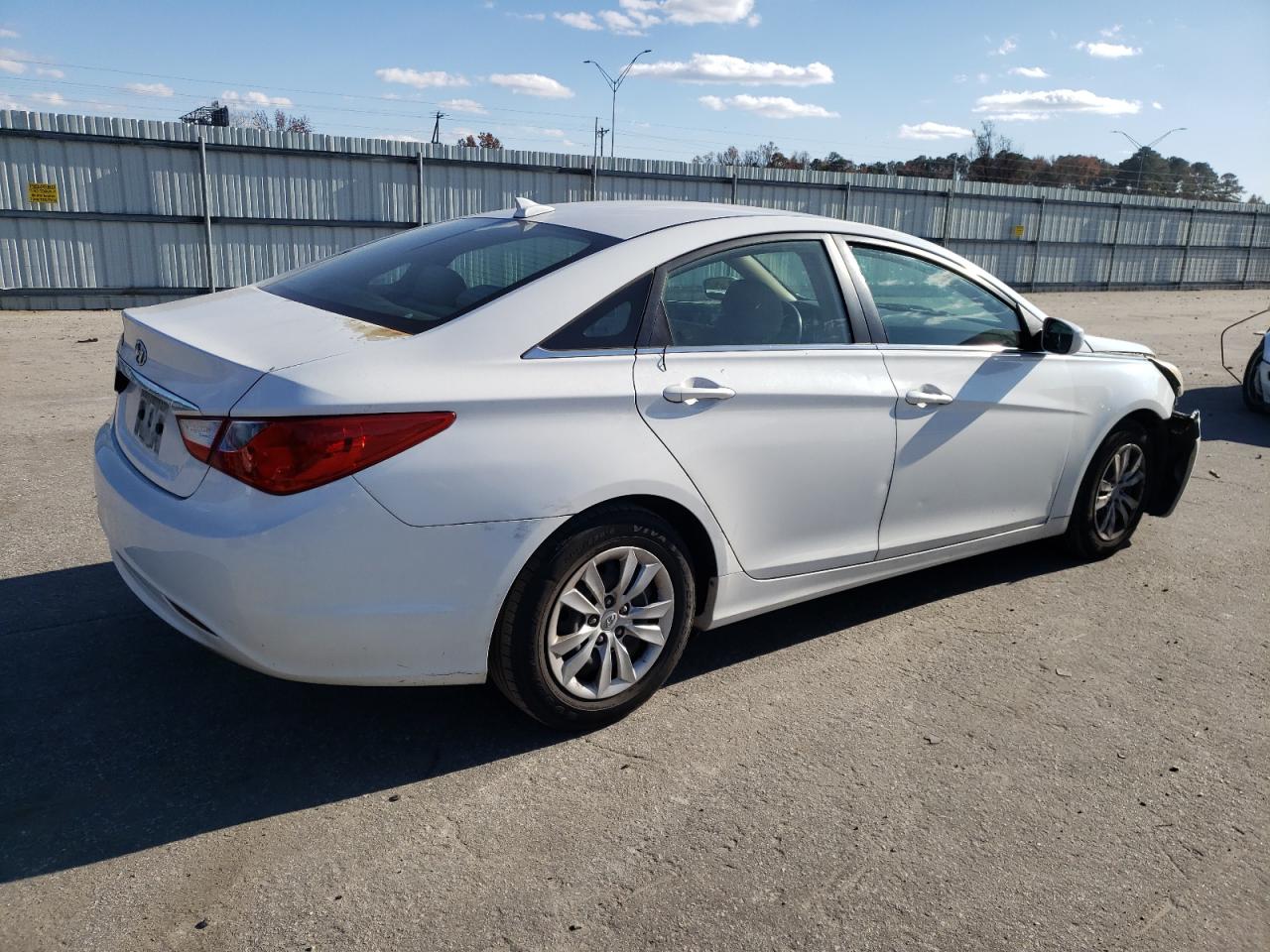 2012 Hyundai Sonata - Image 3