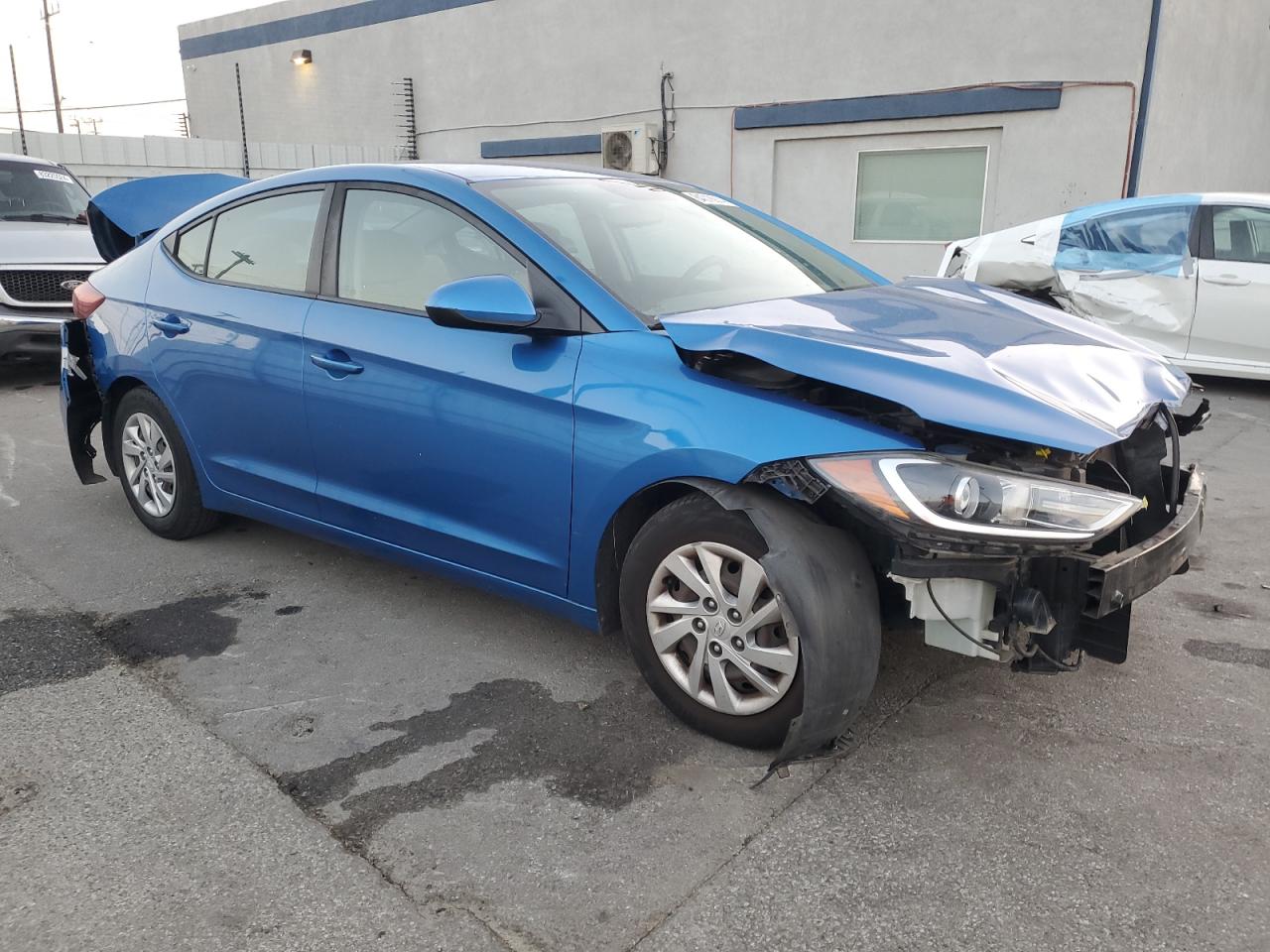 VIN KMHD74LF7HU372052 2017 HYUNDAI ELANTRA no.4